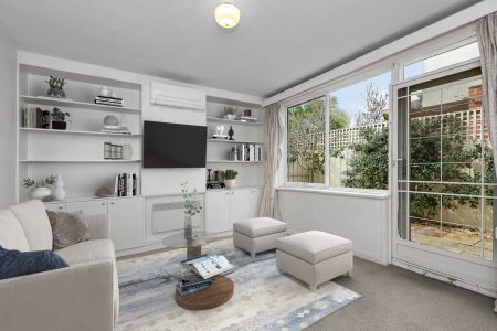 Unit 1/130 Mitford Street, Elwood. - Photo 2