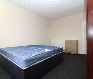 3 bedroom apartment to rent - Photo 6