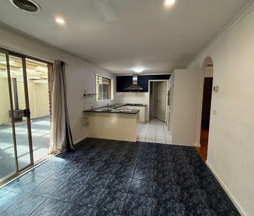 21 Ormond Road, Hampton Park VIC - Photo 3