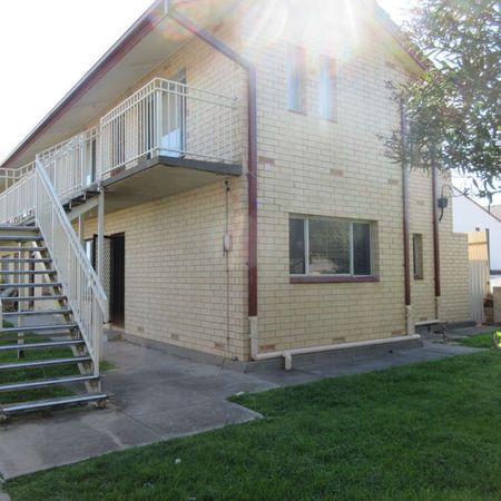Low Maintenance Living 1km from the Beach! - Photo 3