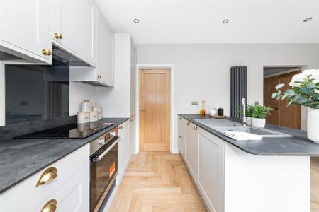 4 bedroom semi-detached house to rent - Photo 3
