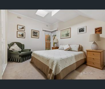 19 Carlyle Crescent, Mont Albert, Vic 3127 - Photo 1