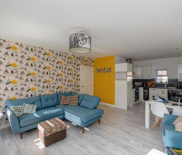 2 bedroom flat to rent - Photo 6