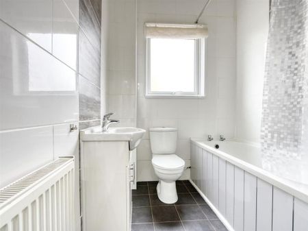 2 bedroom terraced house to rent - Photo 5