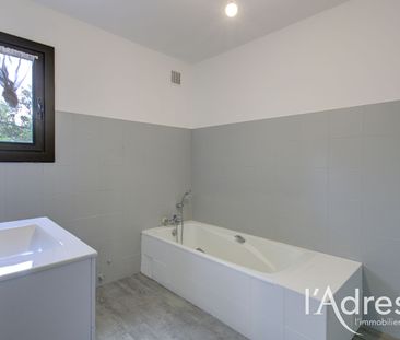 Location appartement 4 pièces, 84.39m², Bastia - Photo 3