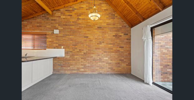 LOWSET VILLA WITH LARGE COURTYARD! - Photo 1