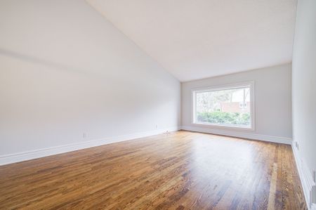 For Lease - 17 Bramble Drive, Toronto, Ontario - Photo 3