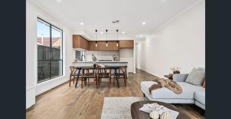 Newly Built Spacious Low Maintenance Modern Home - Photo 2