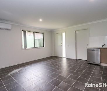Two Bedroom Unit- Available -20.11.2025 - Photo 5