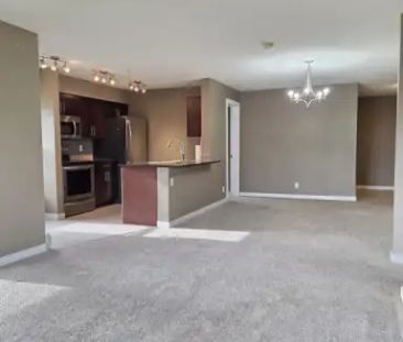 Large Spacious Apartment! 5 minutes from Superstore! Near School, S... - Photo 1