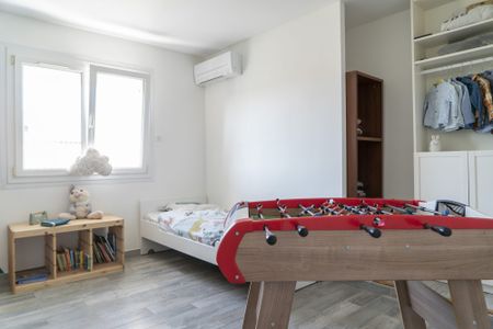 Location Maison 7 pièces 211m² PEROLS 34470 - Photo 3