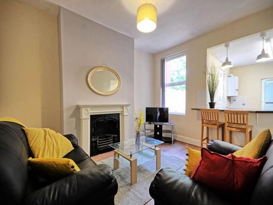 3 bedroom terraced house to rent - Photo 1