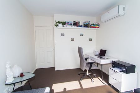 Space, Style & 60m2 of Outdoor Living! - Photo 4