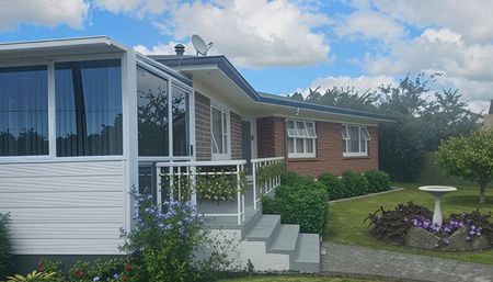 Cosy Three-Bedroom Home for Rent - 4 Argyle Street, Waipu - Photo 2