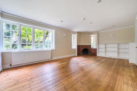 Hindhead Road, Hindhead - 6 bedrooms Property for lettings - Seymours - Photo 5