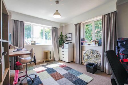 4 bedroom detached house to rent - Photo 5