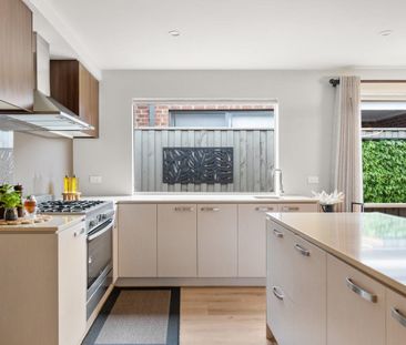 Central, Sleek & Designed for Modern Family Living - Photo 3