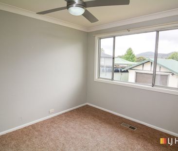 4 BEDROOM FAMILY HOME - Photo 4