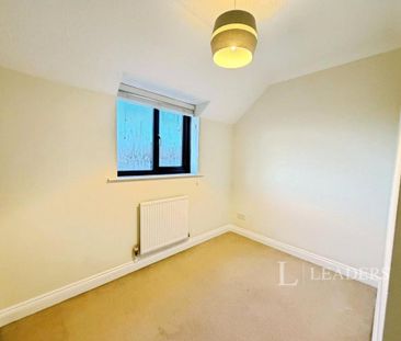 4 bedroom detached house to rent - Photo 5