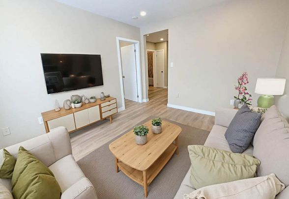 5824 Main St, Niagara Falls (F) - 1 Bedroom Apartment - Photo 1