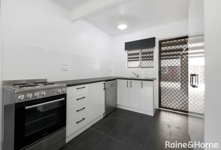 2 BEDROOM UNIT MACKAY - Photo 2
