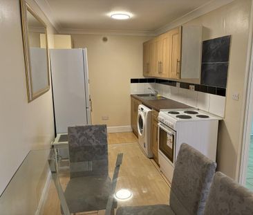 2 bedroom detached house to rent - Photo 2