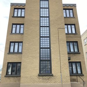 2 1/2 STUDIO CENTRE VILLE FACE AUX PONTS - Photo 3