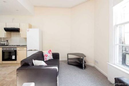 2 bedroom property to rent in Bath - Photo 3