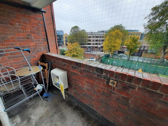 2 bedroom flat to rent - Photo 1