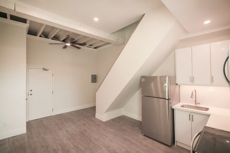 Commercial Hotel Apartments - Photo 4