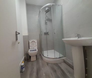1 bedroom in a house share to rent - Photo 6