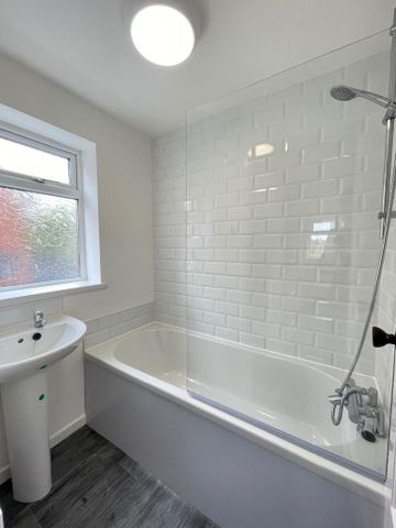 2 bedroom semi-detached house to rent - Photo 4