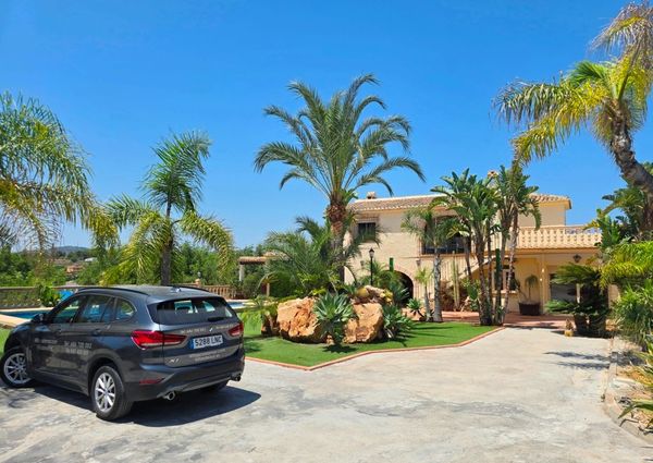 WIDE ESTATE FOR RENT IN TEULADA FOR LONG TERM