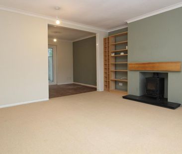 3 bedroom semi-detached house to rent - Photo 3