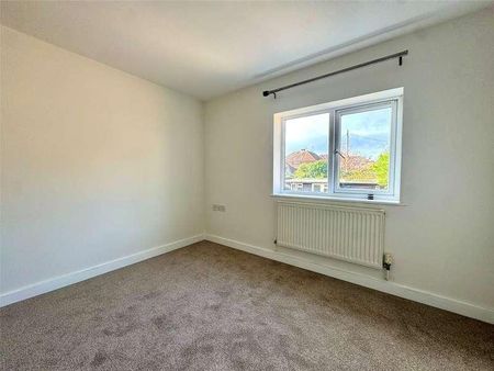 Hill View Road, Farnham, Surrey, GU9 - Photo 4