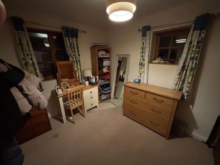 2 bedroom coach house to rent - Photo 4