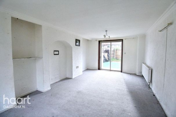 3 bedroom end of terrace house to rent - Photo 1