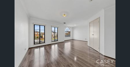 Luxury Family Living in the Heart of Springvale. - Photo 4