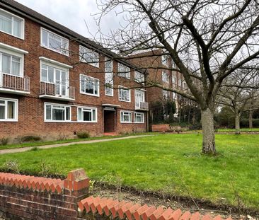 2 Bed Maisonette, Radcliffe Square, SW15 - Photo 3