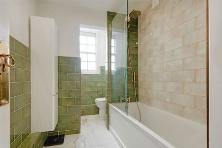 Queen's Gate - Photo 3