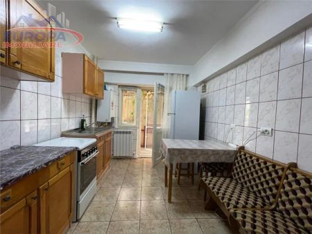 Apartament 3 camere de inchiriat zona centrala Tulcea - Photo 5