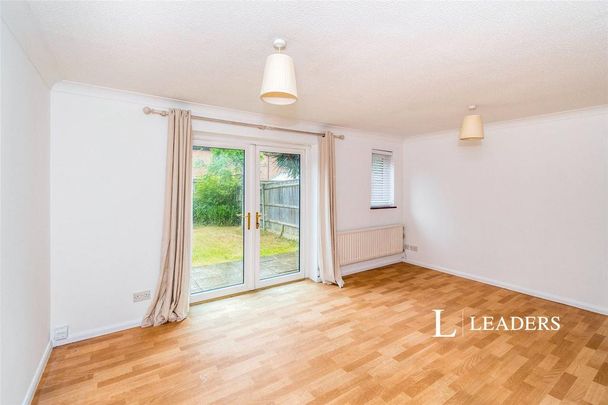 3 bedroom semi-detached house to rent - Photo 1