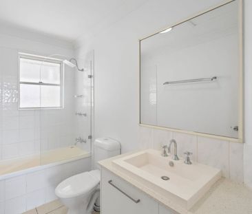 Spacious 2-Bedroom Living in a Quiet Moorooka Complex - Photo 5