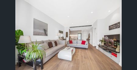 Spacious one-bedroom apartment plus study with tranquil surroundings - Photo 3