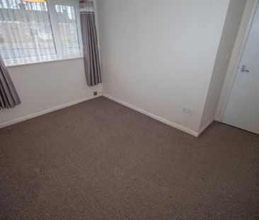 3 bedroom semi-detached bungalow to rent - Photo 1