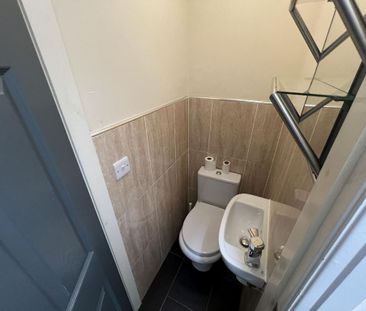 6 bedroom house to rent - Photo 1