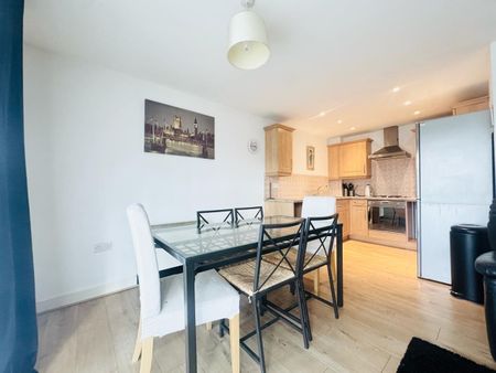 2 Bed Flat, Foxglove Way, LU3 - Photo 3