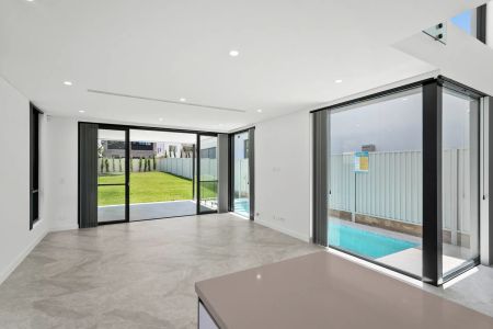 Exceptional Luxury Home: Lovely Natural Light, High Ceilings, Swimming Pool, Large Backyard & Just A Short Walk To Local Amenities! - Photo 2