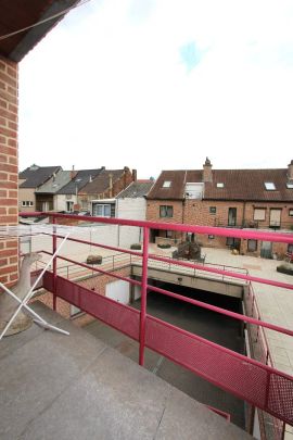 MOOI APPARTEMENT IN HET CENTRUM MET GARAGE - Photo 1