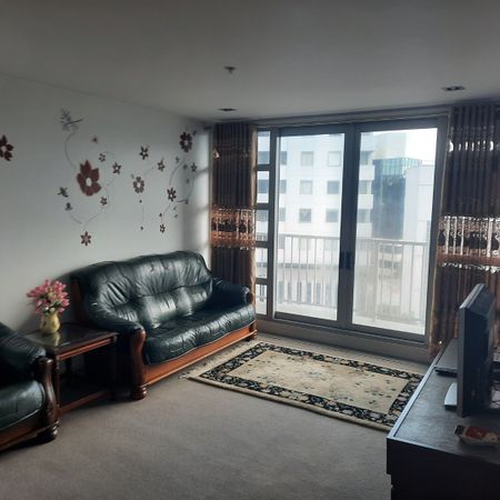 Fully Furnished - carpark available - Photo 4